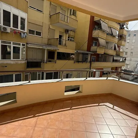 Apartment Izzy Tirana