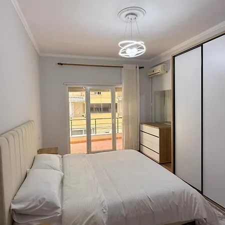 Izzy Apartment