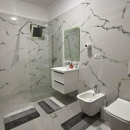 Apartment Izzy Tirana