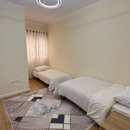 Izzy Apartment *