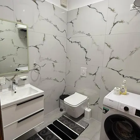 Apartment Izzy Tirana